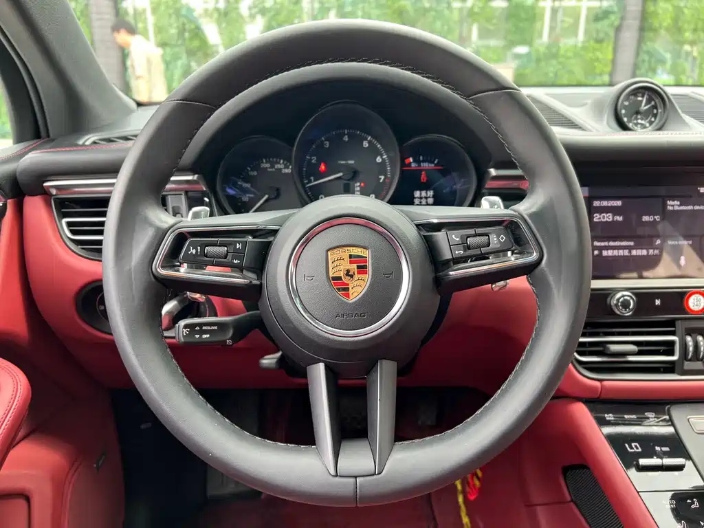 Porsche Macan 2022 — фото 16