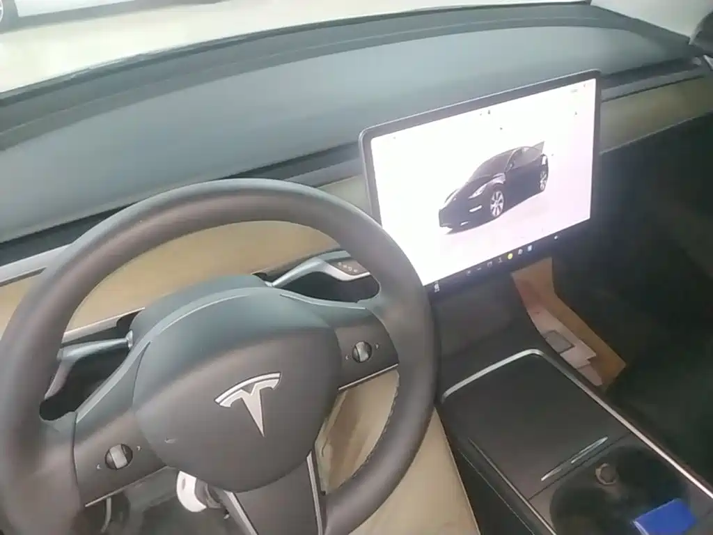 Tesla Model Y 2023 — фото 10