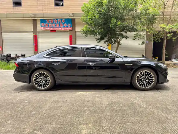 Audi A7L 2025