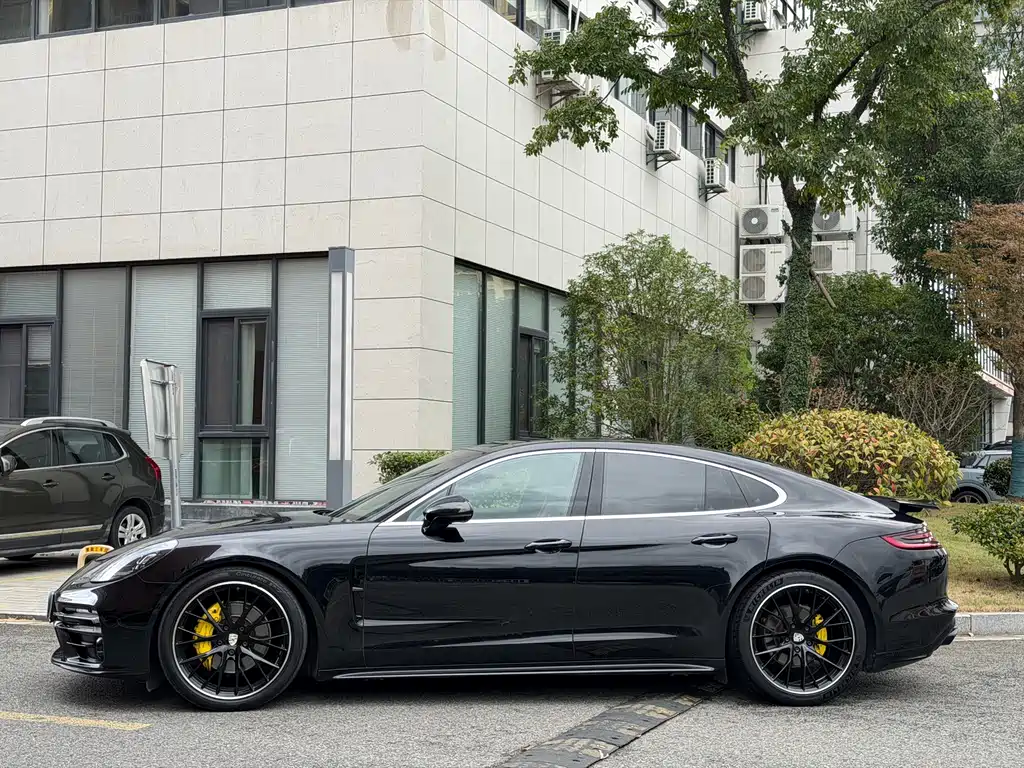 Porsche Panamera 2019 — фото 5