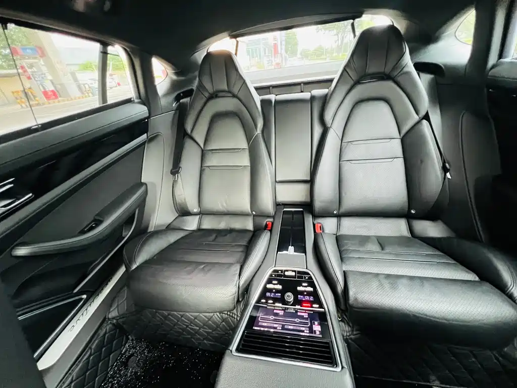 Porsche Panamera 2019 — фото 16
