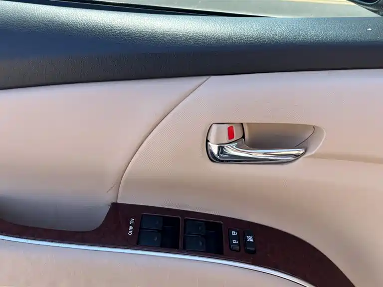 Toyota Previa 2016 — фото 14