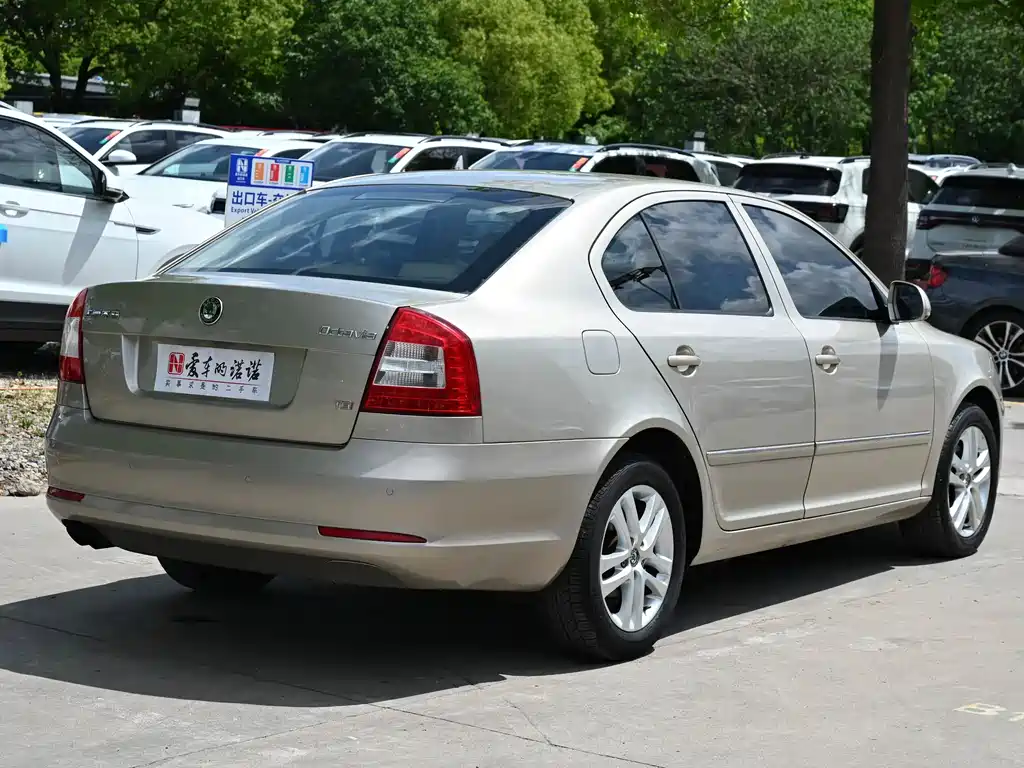 Skoda Octavia 2013 — фото 8