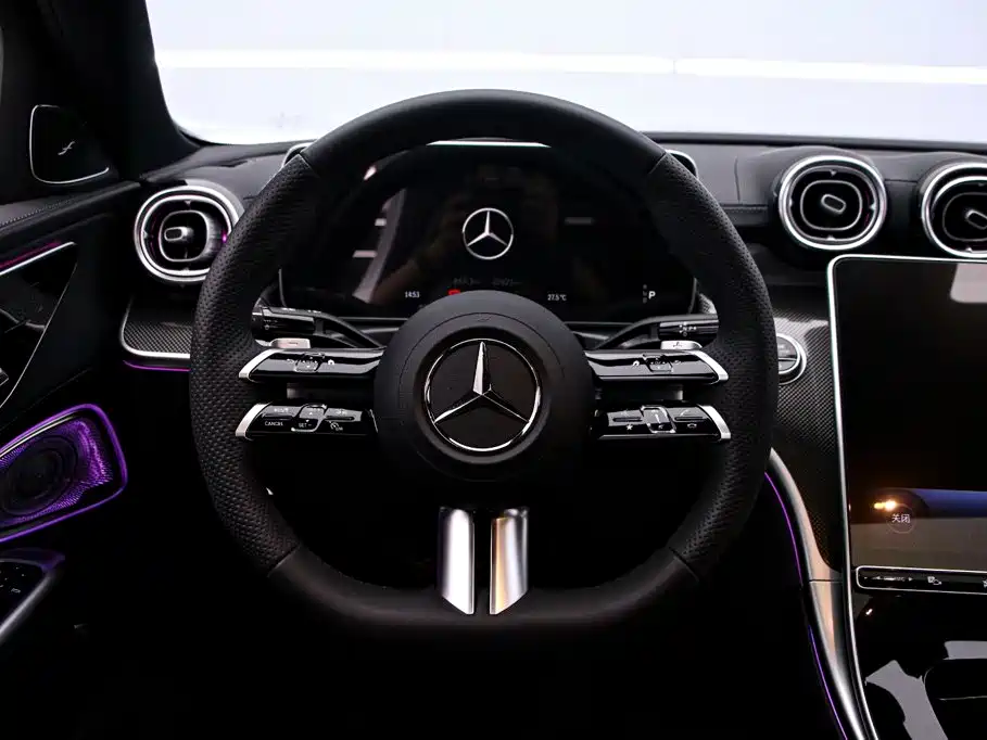 Mercedes-Benz C-Class 2023 — фото 7