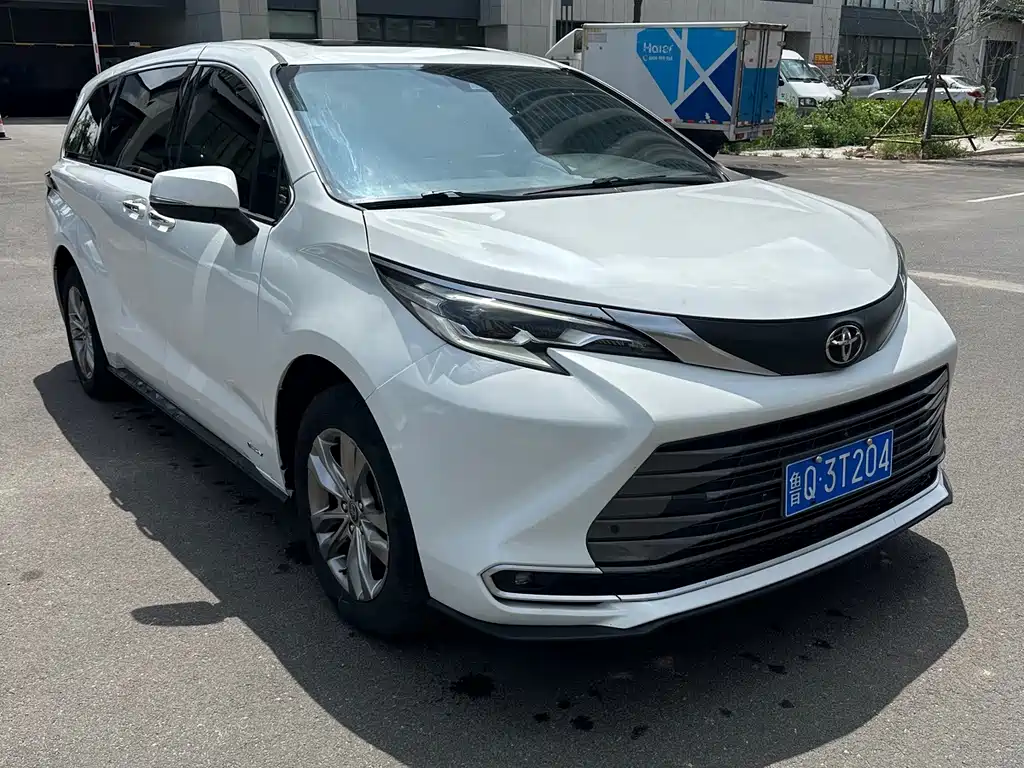Toyota Sienna 2025