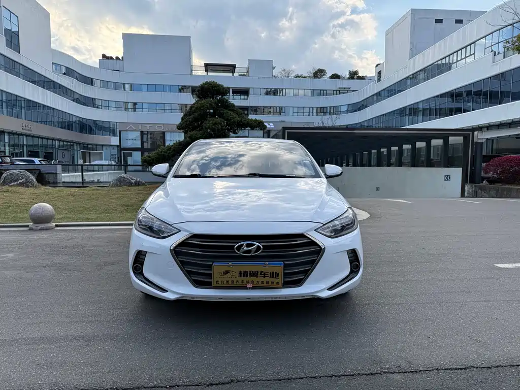 Hyundai Elantra 2018
