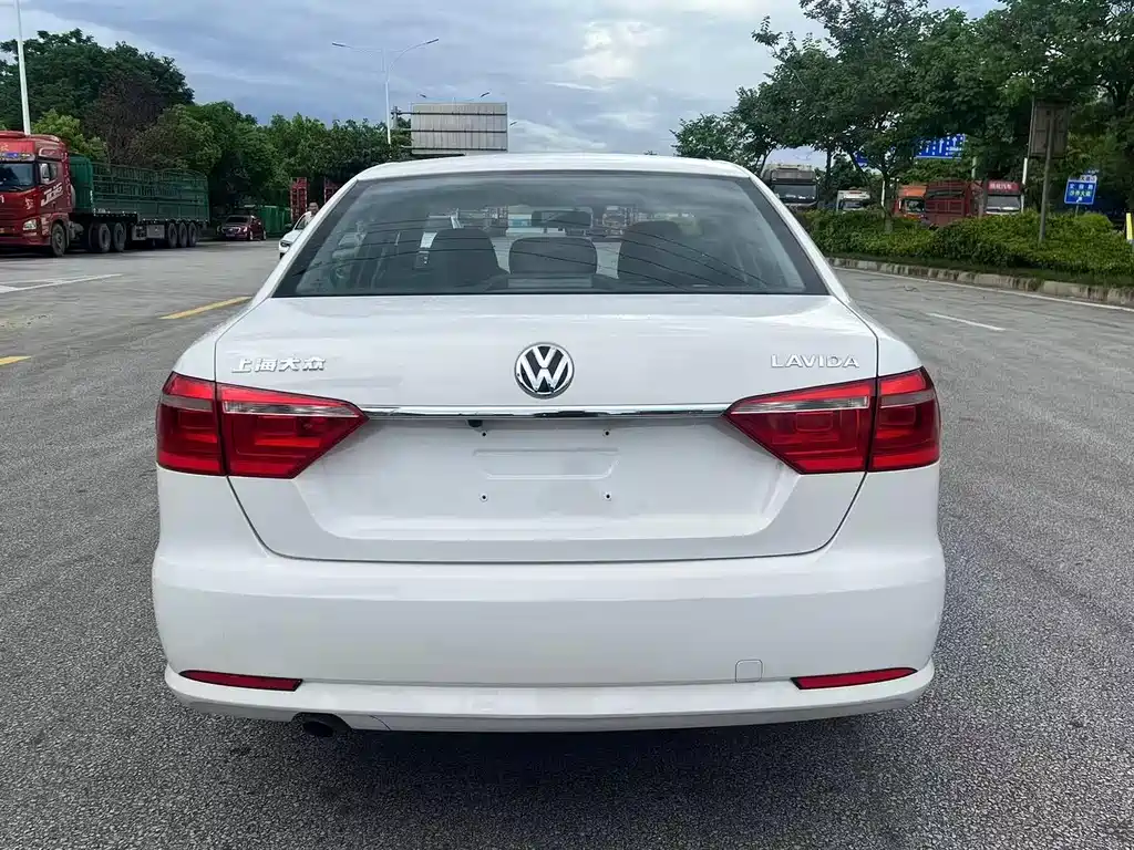 Volkswagen Lavida 2016