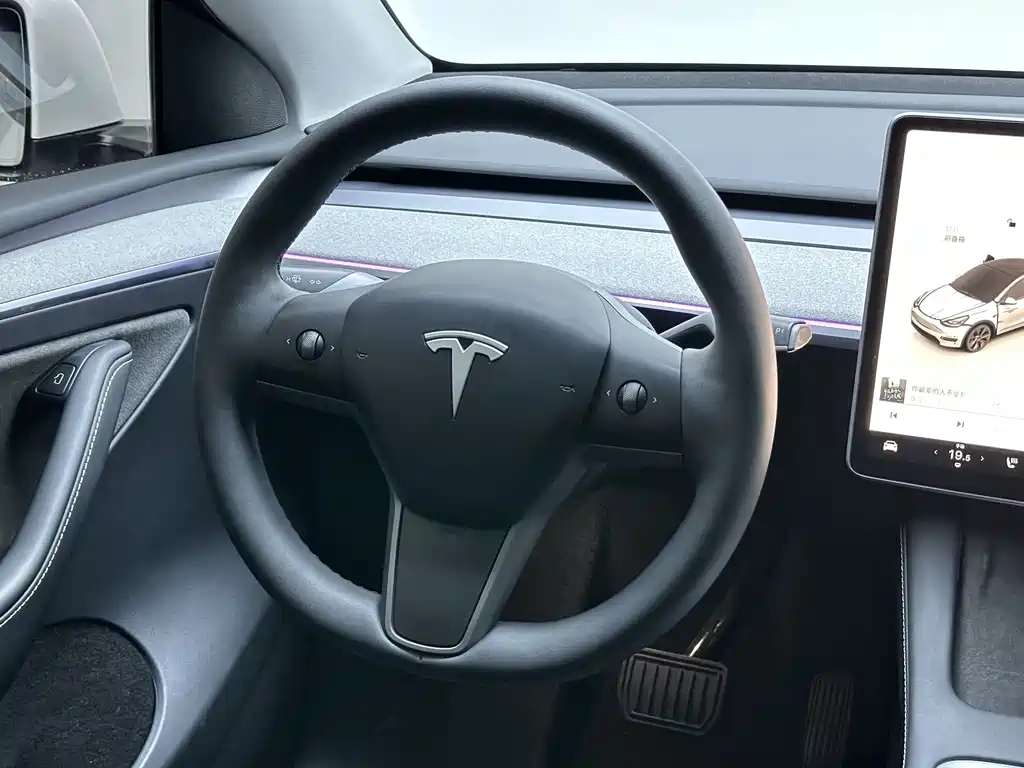 Tesla Model Y 2024 — фото 16