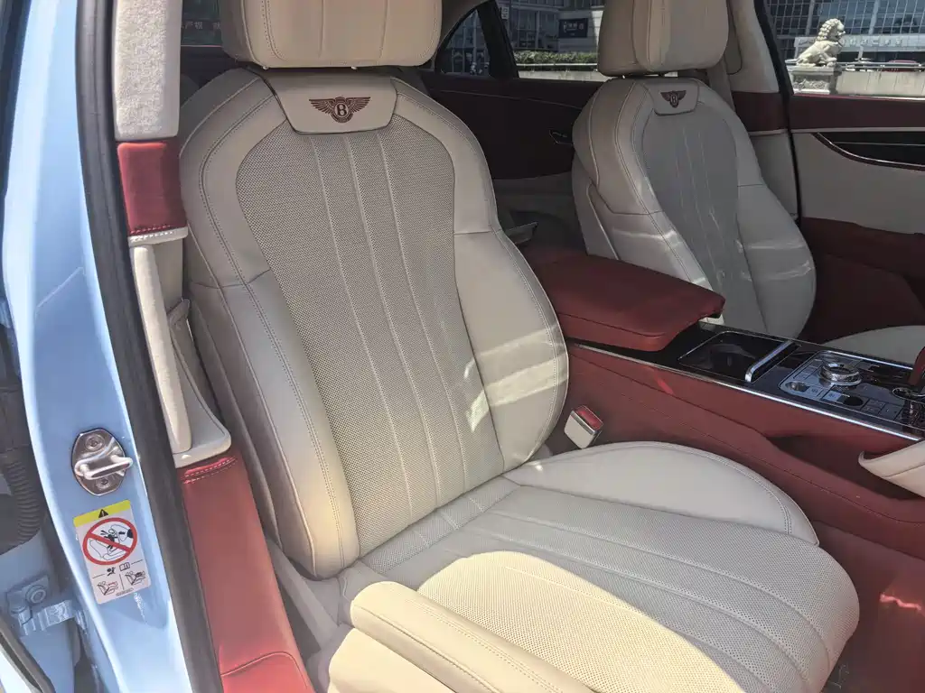 Bentley Flying Spur 2023 — фото 18