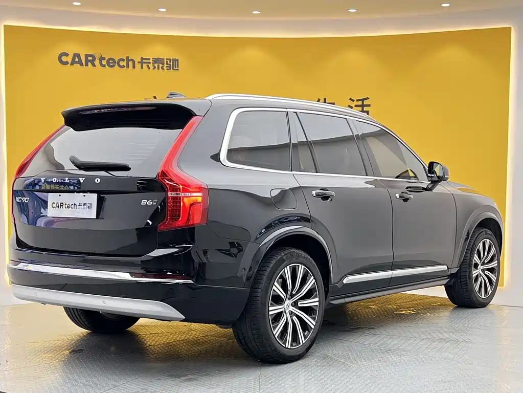 Volvo XC90 2022 — фото 32
