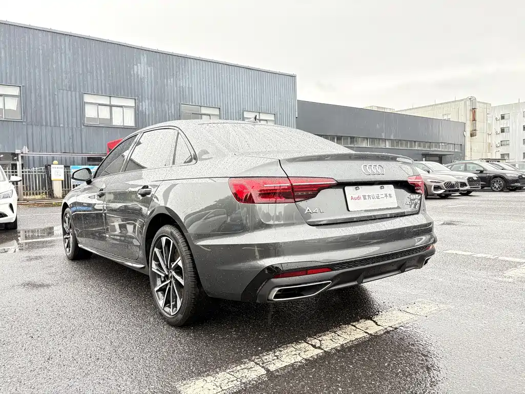 Audi A4L 2023 — фото 7