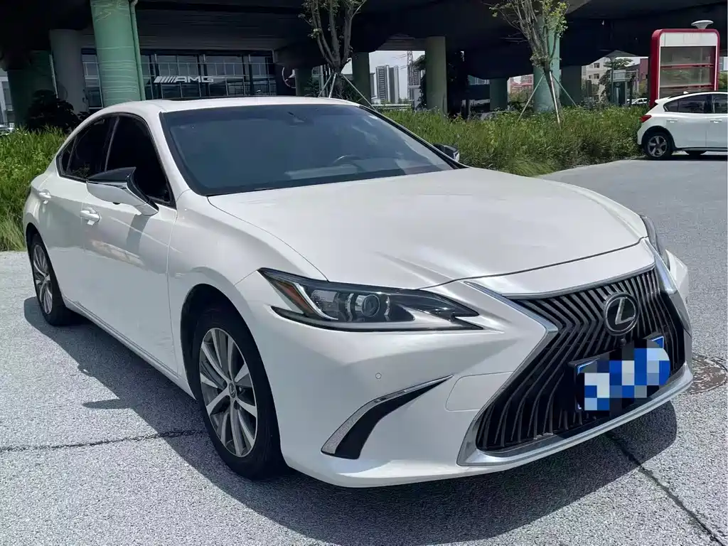 Lexus ES 2020 — фото 3