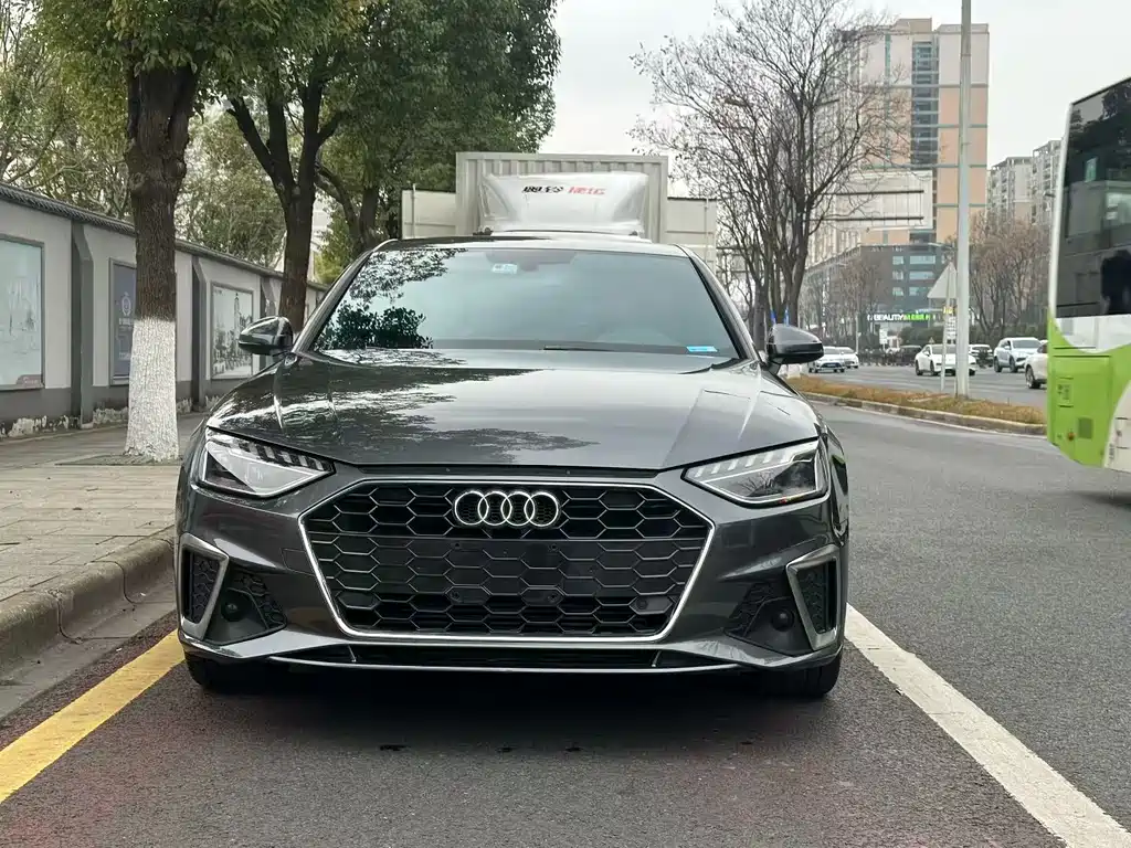 Audi A4L 2022 — фото 2