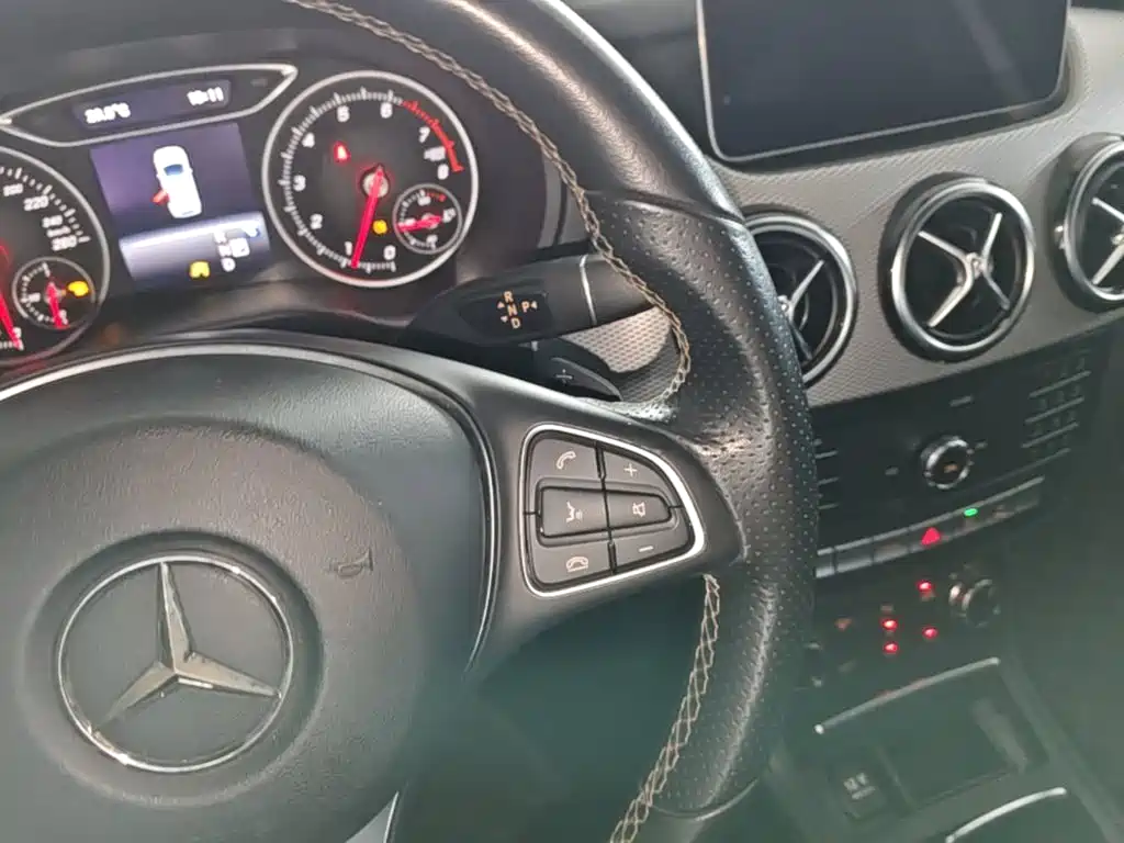 Mercedes-Benz B-Class 2018 — фото 14