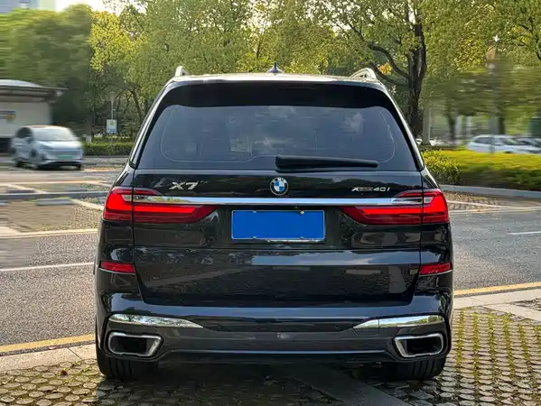 BMW X7 2021