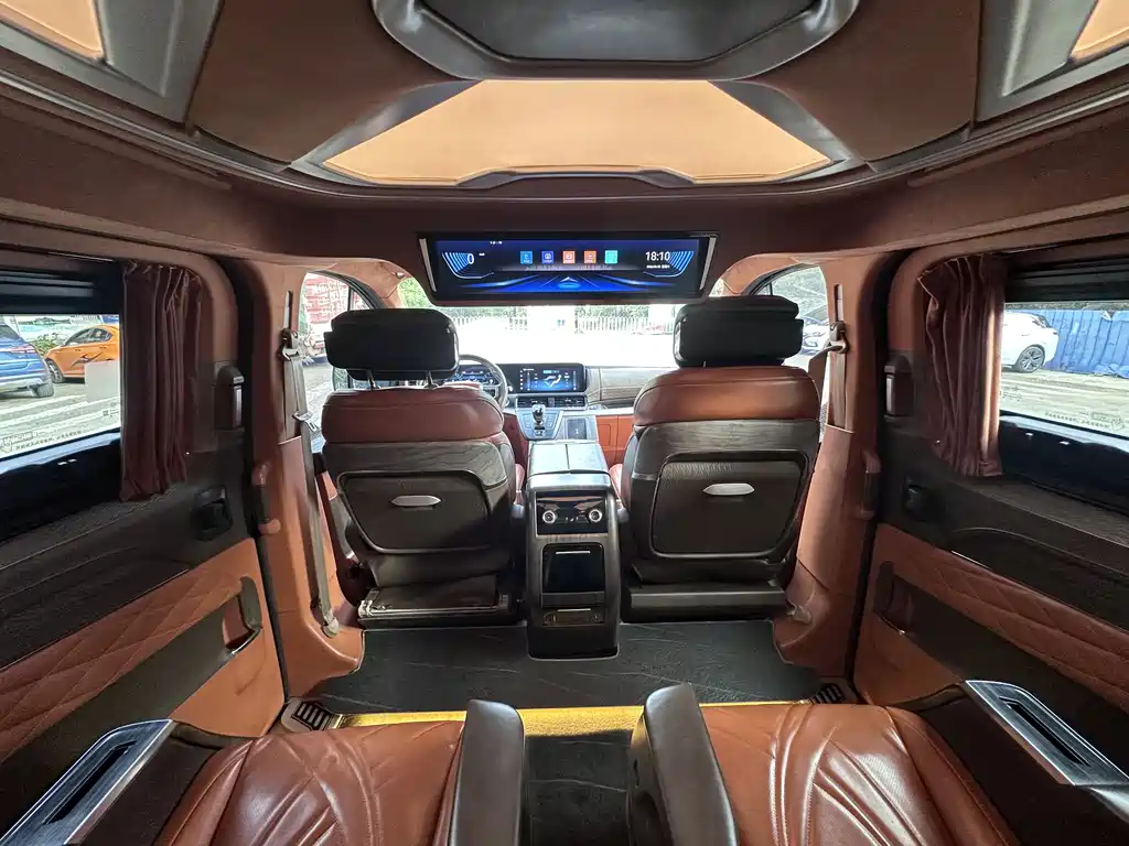 Ford Tourneo 2023 — фото 8