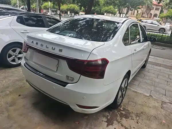 Dongfeng E70 2022