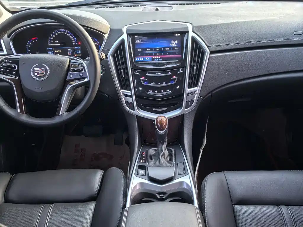 Cadillac SRX 2016 — фото 11