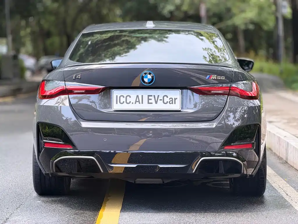 BMW i4 M 2024 — фото 3