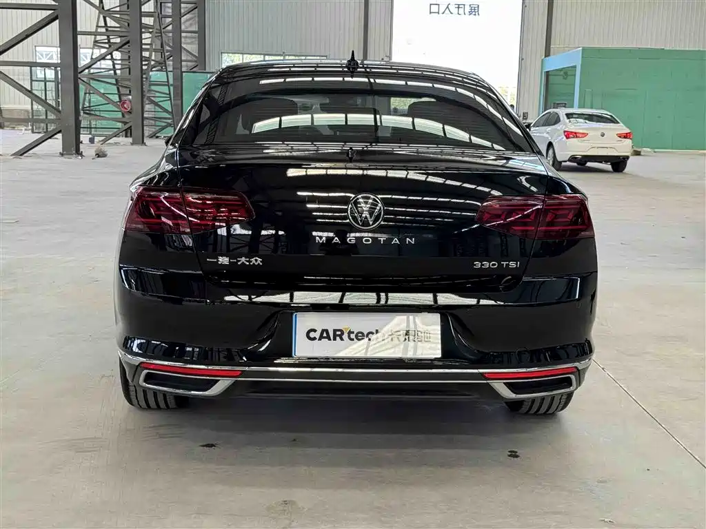 Volkswagen Magotan 2025
