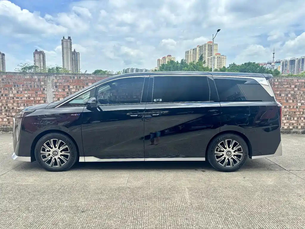 GAC Motor Trumpchi E9 2025 — фото 7
