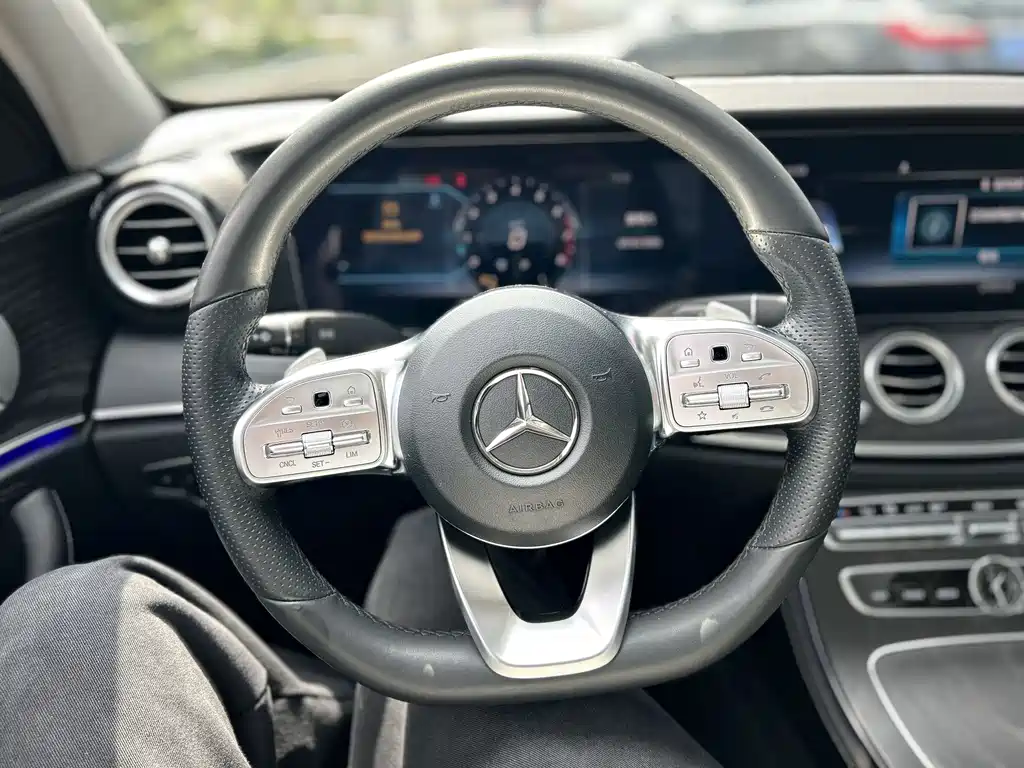 Mercedes-Benz E-Class 2019 — фото 9