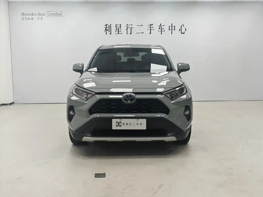 Toyota RAV4 2020 — фото 3
