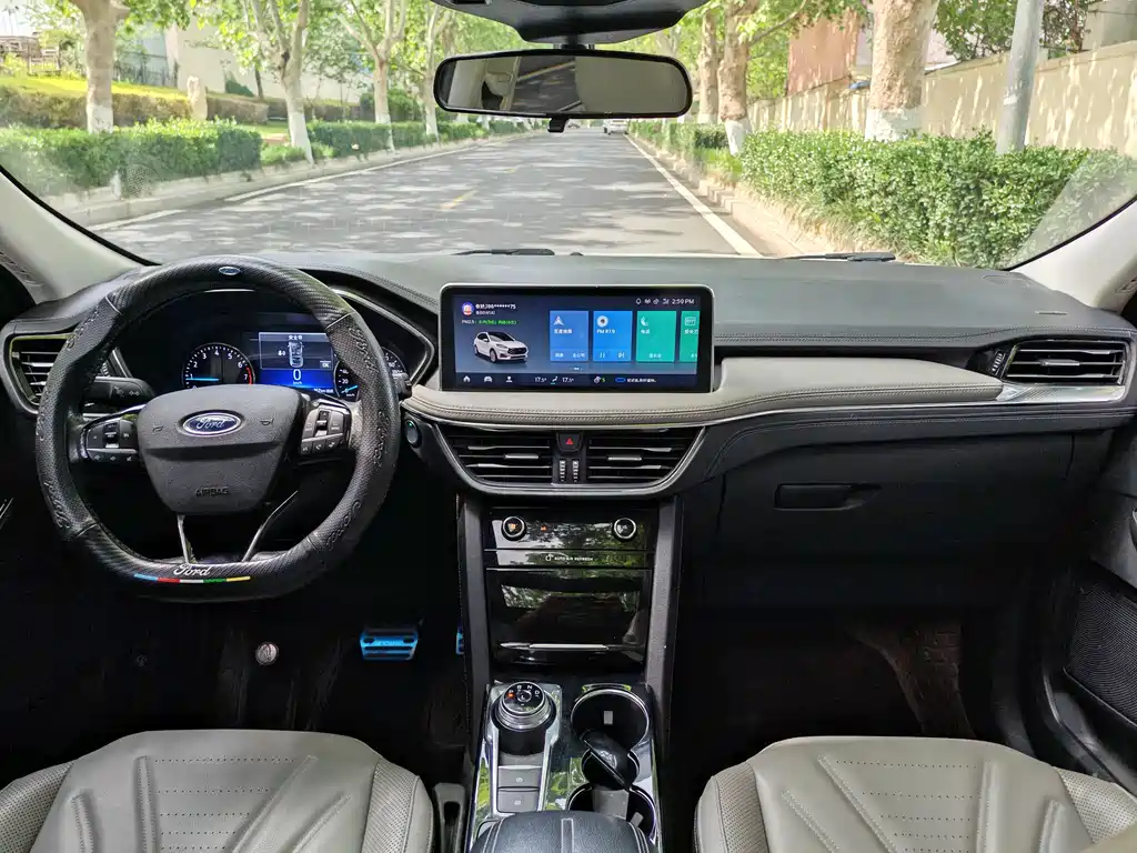 Ford Escape 2021 — фото 12