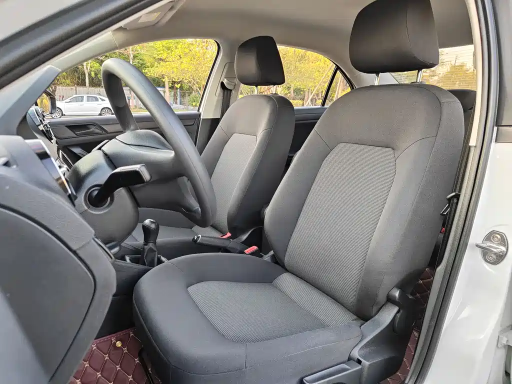 Volkswagen Jetta 2018 — фото 10