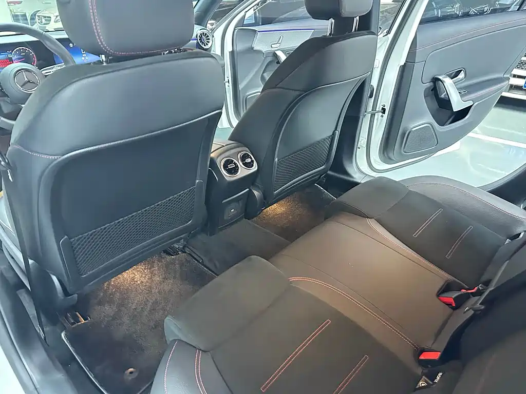 Mercedes-Benz A-Class 2023 — фото 11