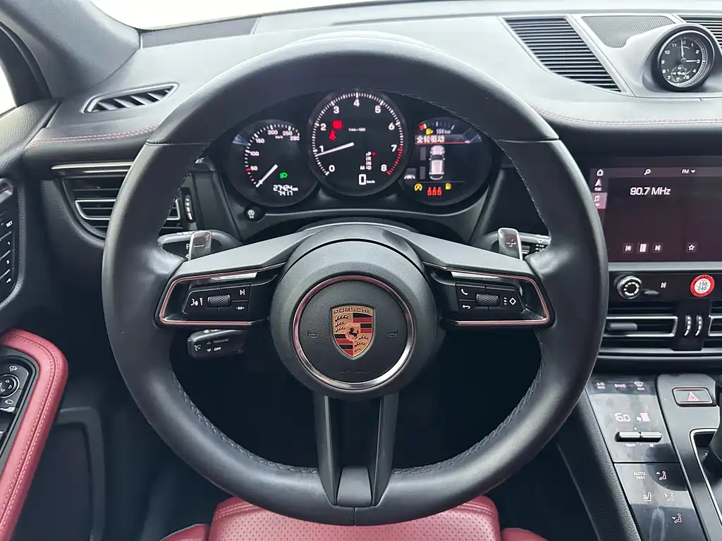 Porsche Macan 2023 — фото 12