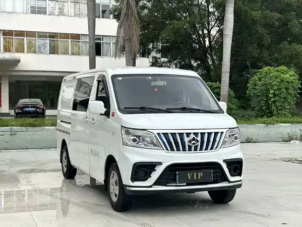 Changan Ruixing EM80 2023