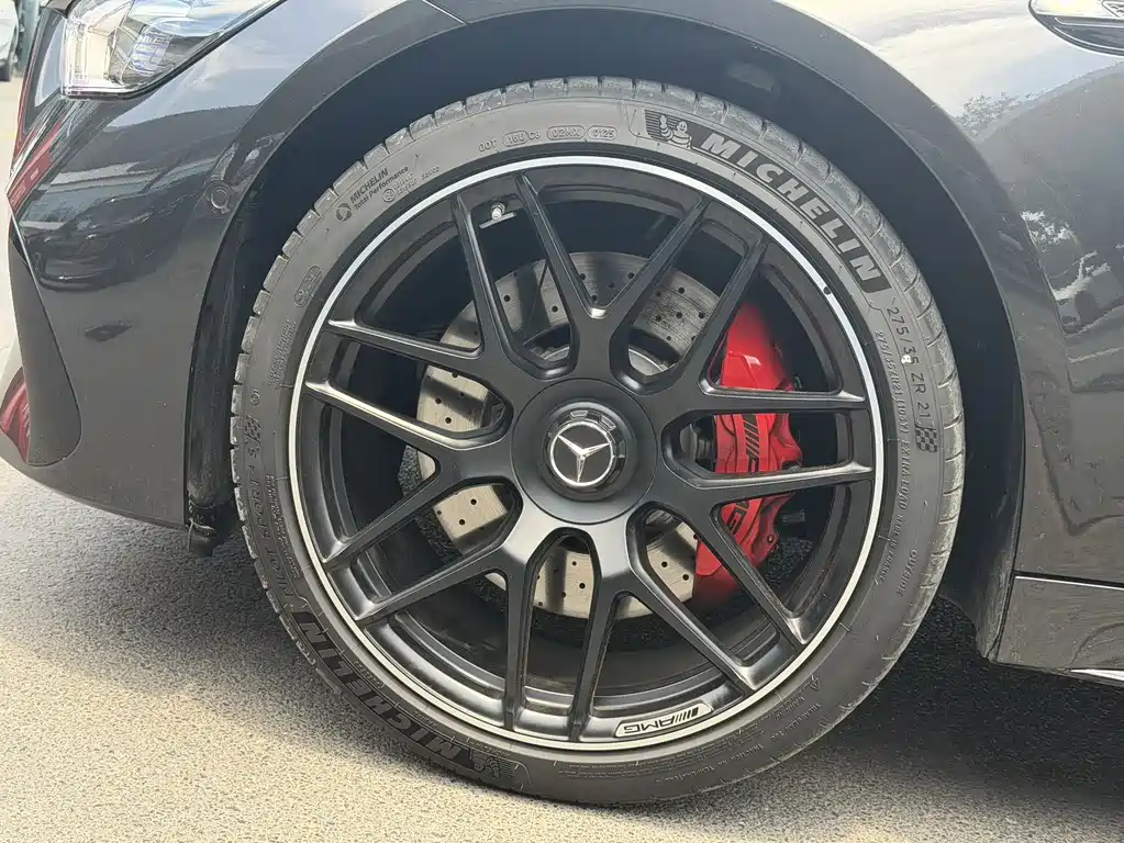 Mercedes-Benz AMG GT 2025 — фото 10