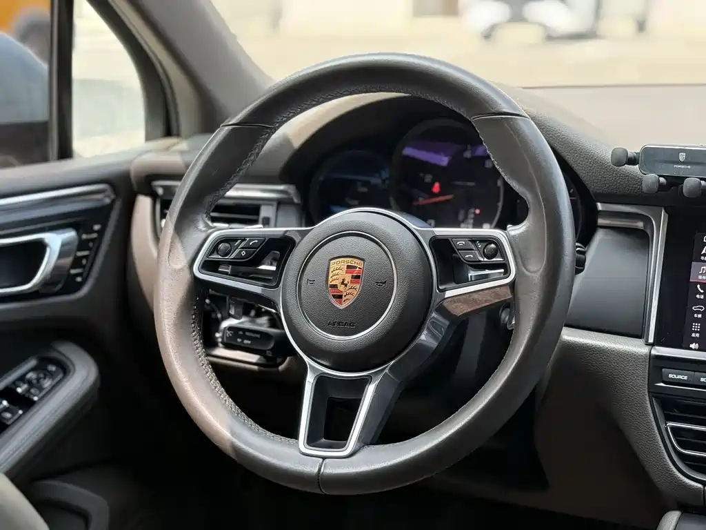 Porsche Macan 2019 — фото 6