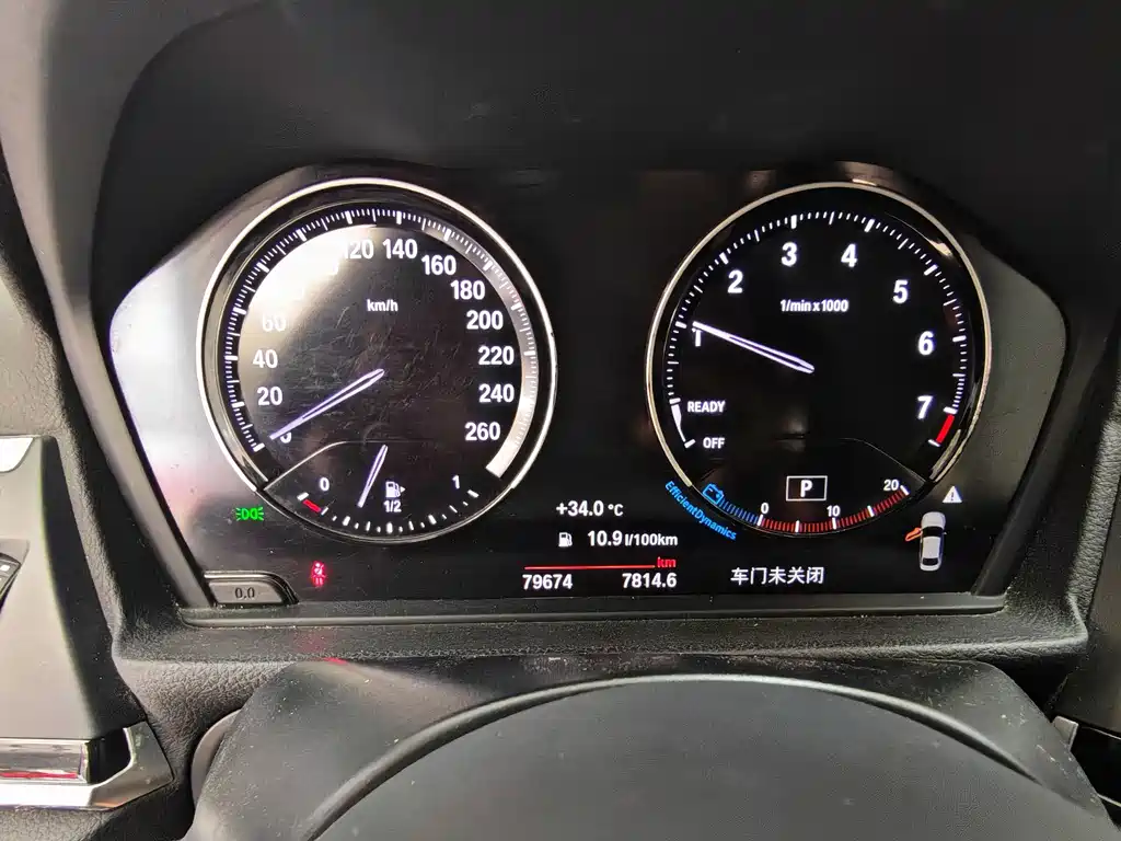 BMW 1 Series 2019 — фото 10