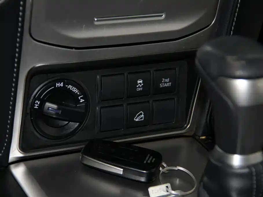 Toyota Prado 2020 — фото 17