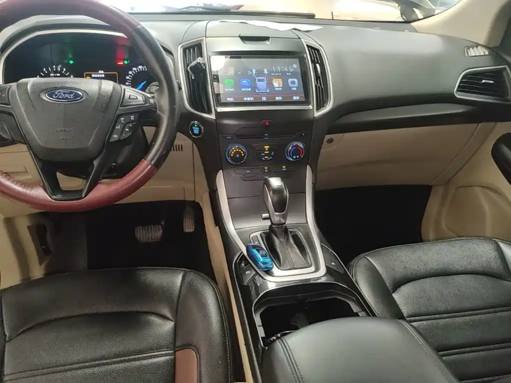 Ford Edge 2017 — фото 13