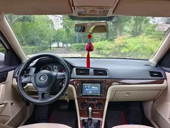 Volkswagen Lavida 2013