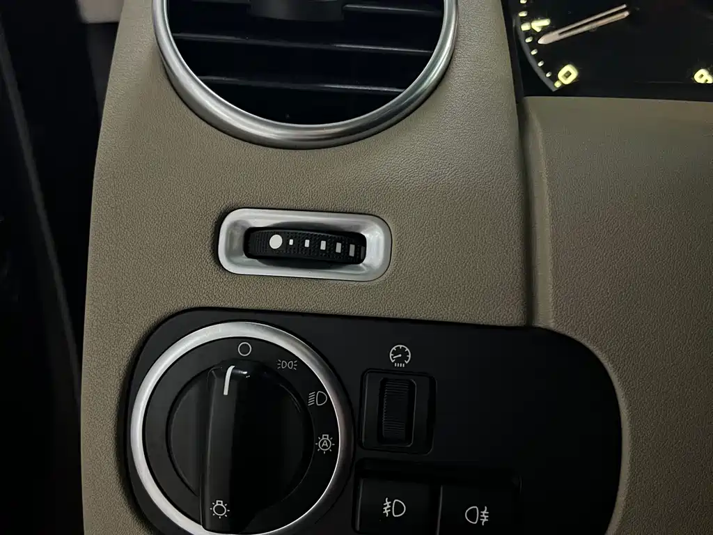 Land Rover Discovery 2015 — фото 27
