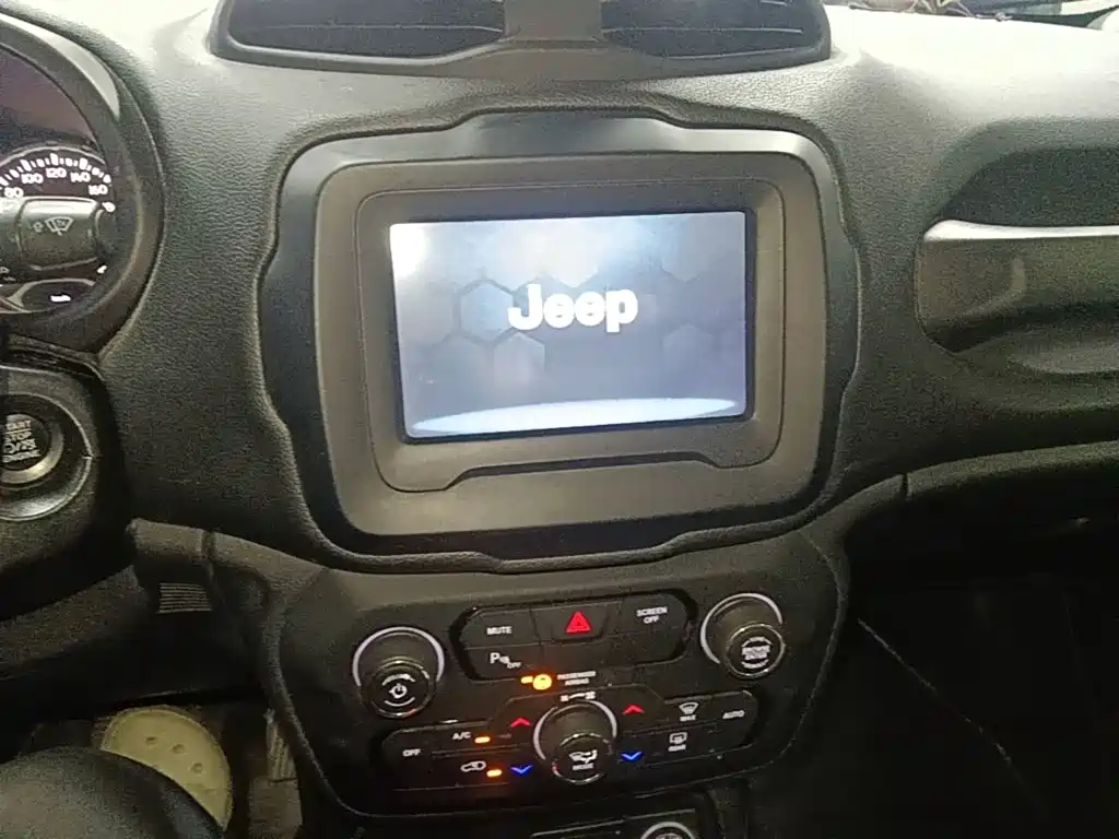 Jeep Freeman 2018 — фото 13