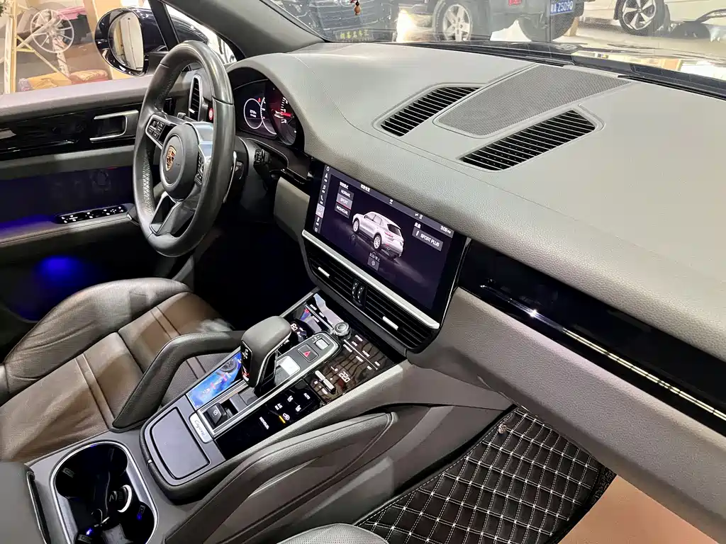 Porsche Cayenne 2018 — фото 10