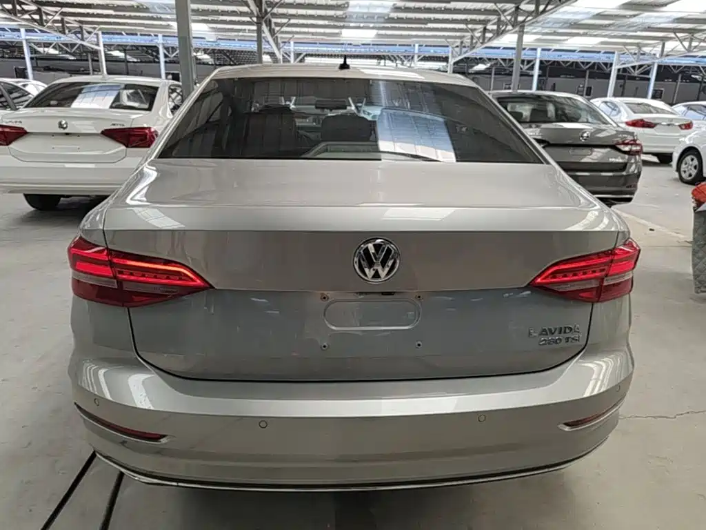 Volkswagen Lavida 2019 — фото 6