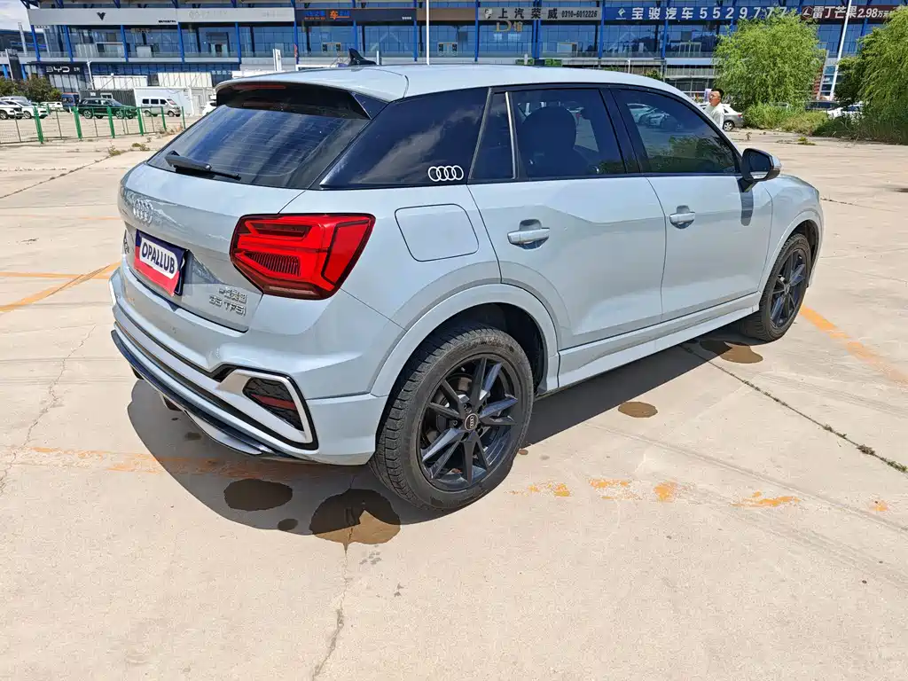 Audi Q2L 2023 — фото 6