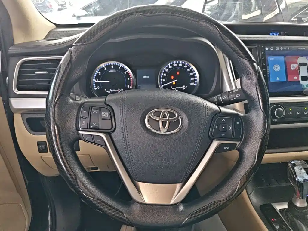 Toyota Highlander 2020 — фото 11