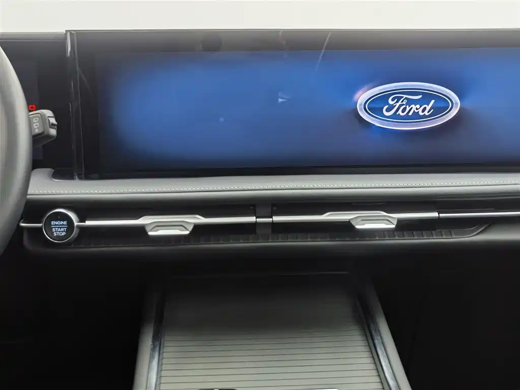 Ford Edge 2025 — фото 12