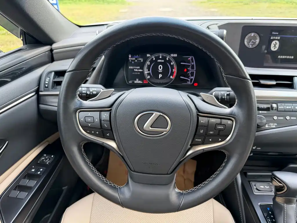 Lexus ES 2019 — фото 13