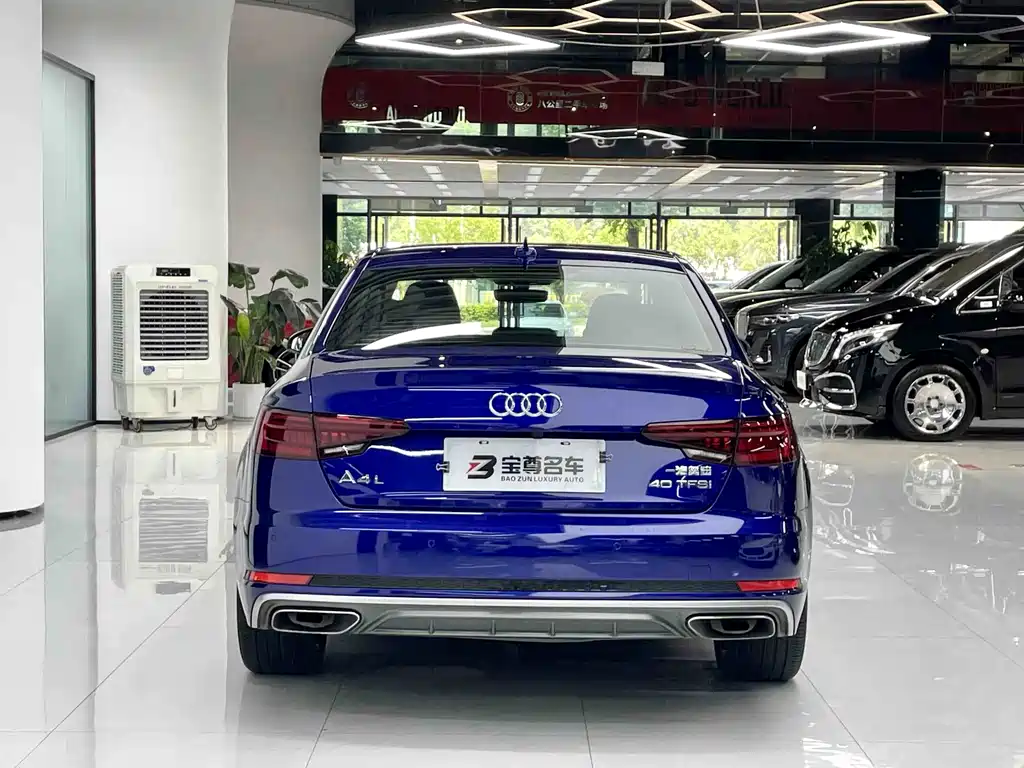 Audi A4L 2019 — фото 10