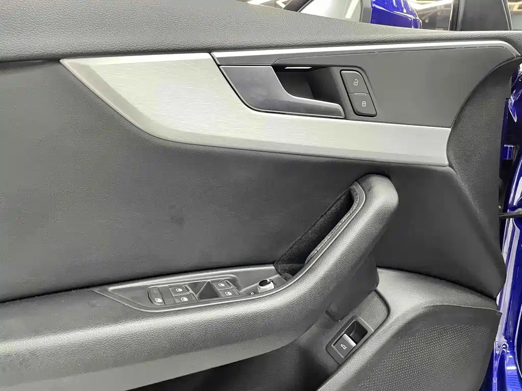 Audi A4L 2019 — фото 15
