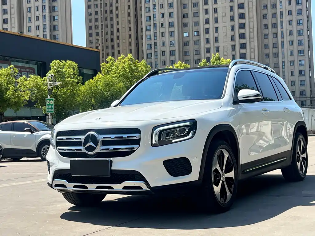 Mercedes-Benz GLB 2023 — фото 1