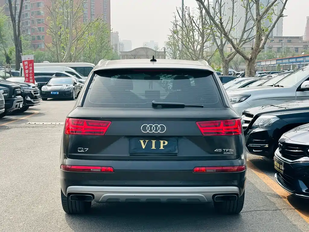 Audi Q7 2018 — фото 5